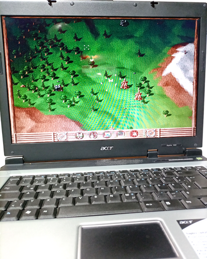 Acer Windows XP Laptop mit 3 Spiele